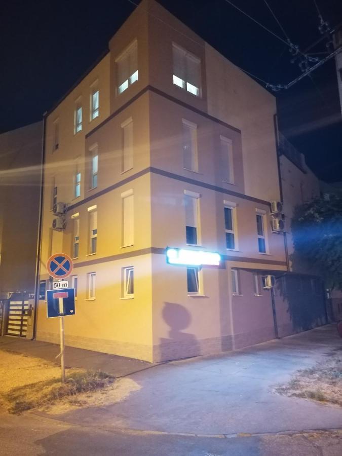 Edes Alom Guesthouse 塞格德 外观 照片