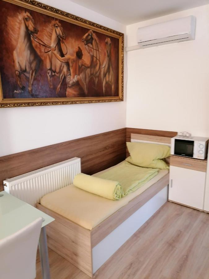 Edes Alom Guesthouse 塞格德 外观 照片