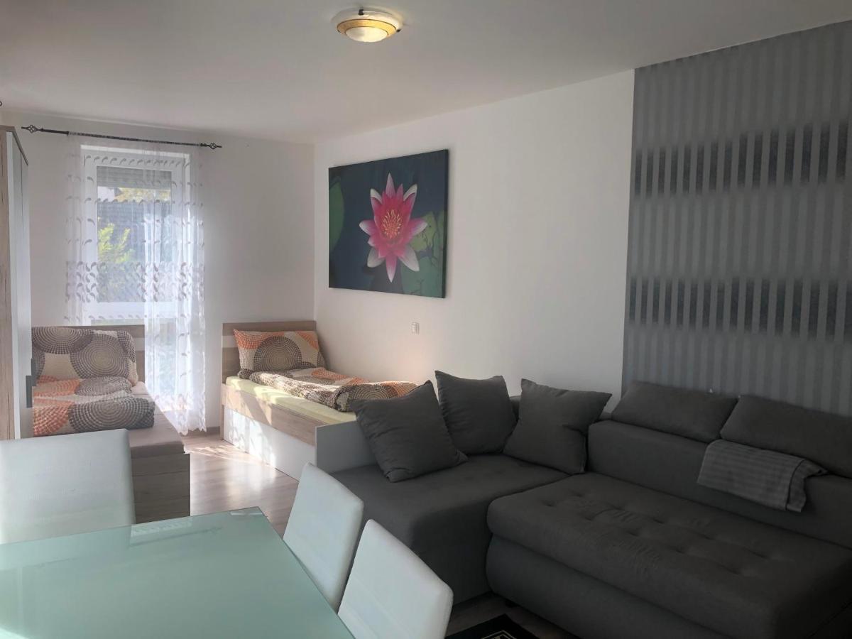 Edes Alom Guesthouse 塞格德 外观 照片